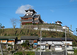 石垣まで見えるようになった福知山城