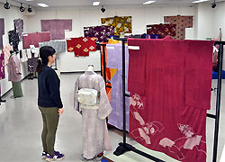 絞りの着物ばかりを集めた展示会