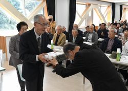 小山町老連役員が来福