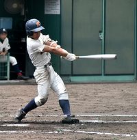 3点適時二塁打を放つ木村悟
