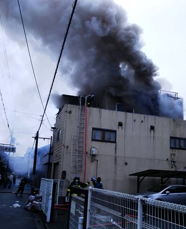 両丹日日新聞 速報 御霊神社近くで朝火事 4階建て住宅焼く ニュース