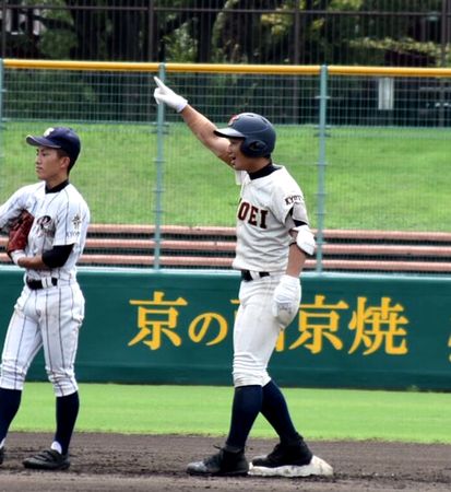 高校野球京都大会：共栄6回に逆転　洛東破り8強入り