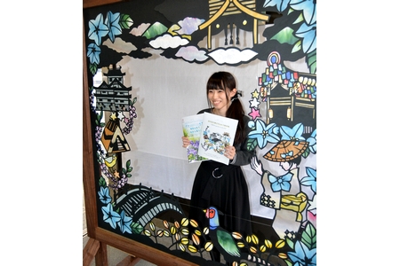 福知山の魅力を切り絵で表現した撮影ボード　撮影用ライト備え