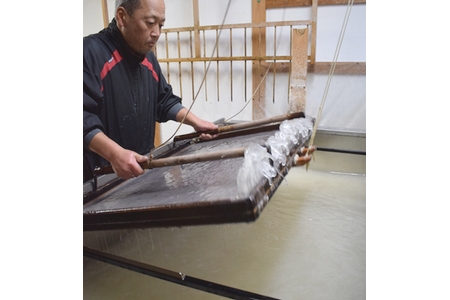 厳冬期に良質の和紙作り　大江丹後二俣、かじかむ手で「寒漉き」