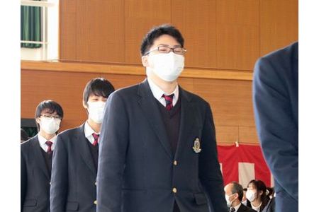 マスク姿で蛍の光　京都府立高校、新型コロナ対策で式典短縮
