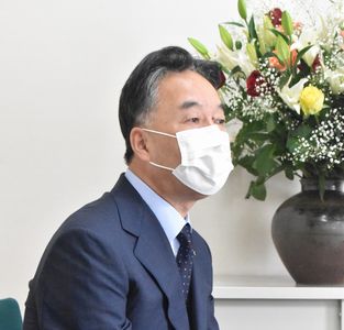 大橋氏「自治会を歩いて回る」　市長再選から一夜明け決意新たに
