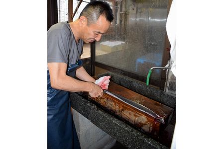 土用の丑に向けウナギ出荷準備に忙しく　由良川漁協