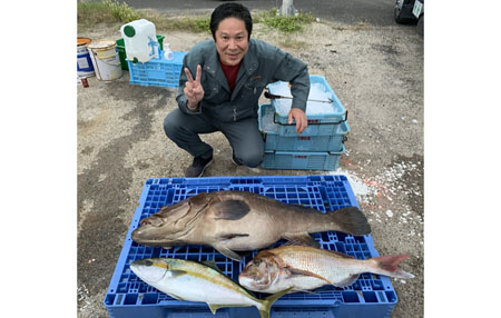 幻のクエ 30キロを上げる　遊漁船からのフカセ釣りで