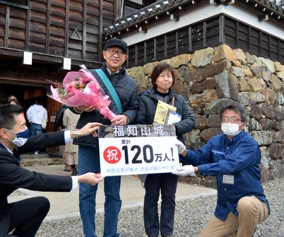 大河ドラマ追い風に入館者120万人　福知山城天守閣、再建から34年で
