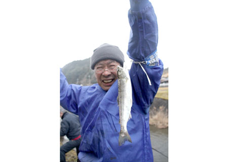 渓流の女王・アマゴ釣り解禁　記者も竿を出してみたが…