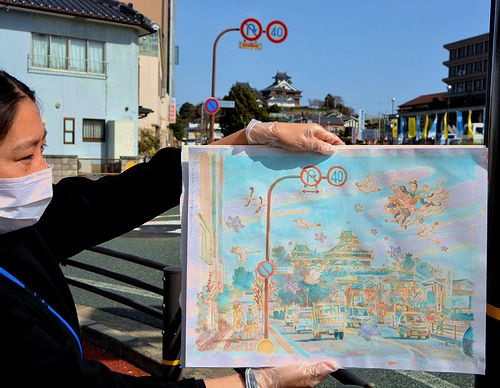 両丹日日新聞 こうの史代さんが福知山城を描くと やさしい 麒麟のいる街 に ニュース