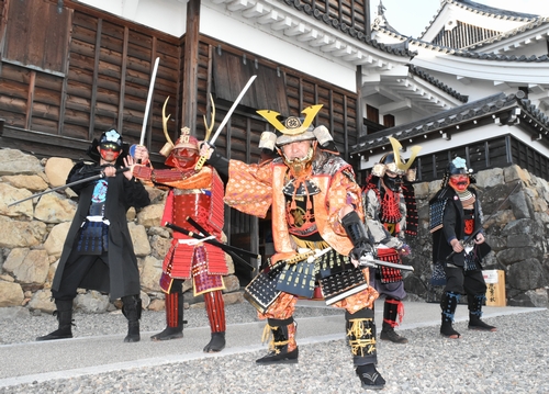 城下町と光秀ＰＲしてきた福知山甲冑隊　高齢化で11年の活動に幕