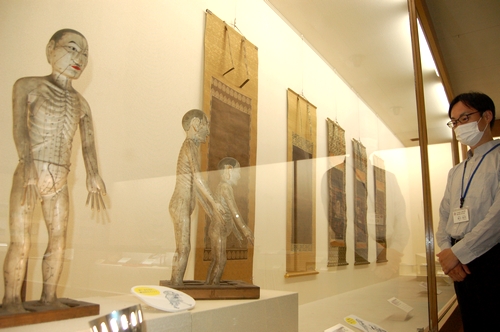 不思議と不気味を集めて「あやしい・・丹後」展　府立郷土資料館