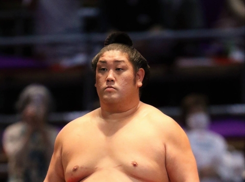 千代栄が十両昇進後初の負け越し　大相撲九州場所