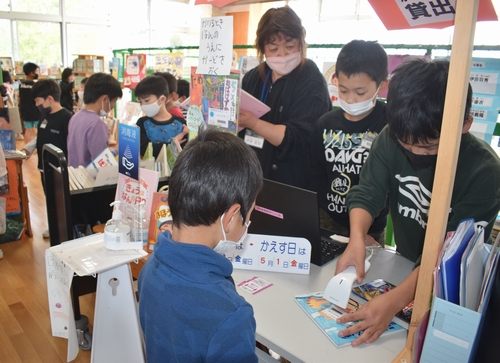 本好き増やす工夫して大臣表彰　大江小中学校