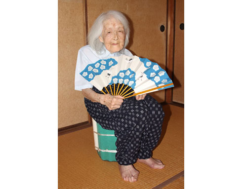 【敬老の日】福知山の元気なお年寄り（１）　99歳で能を続ける　加藤登志子さん