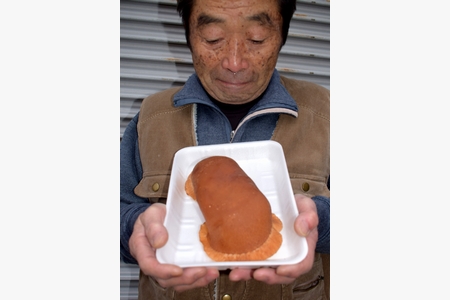 長さ22センチ　コッペパンみたいなシイタケ