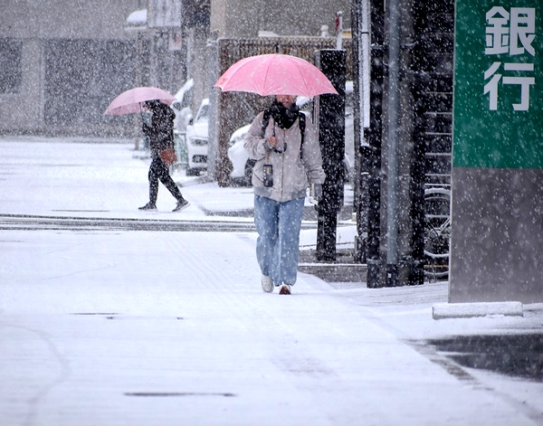 今季一番の寒波　福知山でも雪、高校は休校