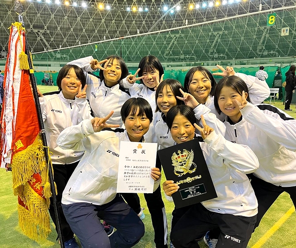 成美高女子ソフトテニス、近畿選抜初優勝して全日本出場