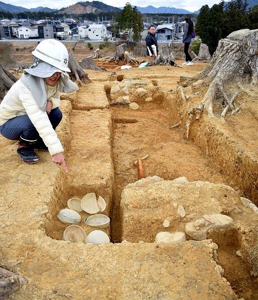 篠尾の川上南古墳群に木棺直葬墓2基