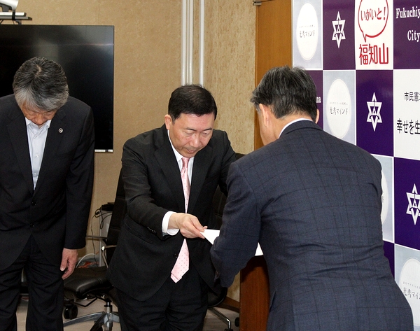 露店事故で中止の福知山花火大会　「考える会」が市の関与など8項目の提言