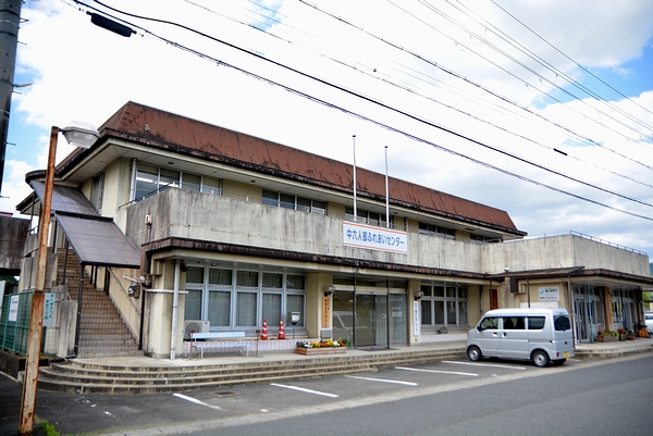 市職員に代わり地元が避難所運営　市と中六で協定