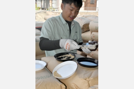 新米の等級検査スタート　JA京都福知山支店