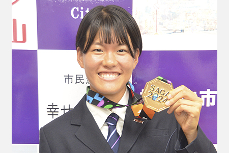 国スポ大会 走り幅跳びで優勝　共栄高3年渡邊選手