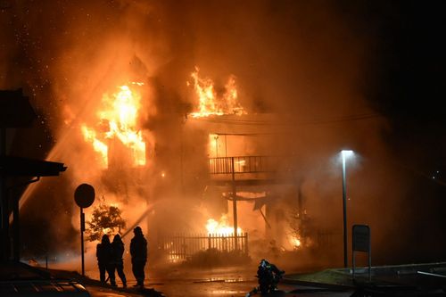 【速報】中村団地で民家1棟が全焼　1人の遺体発見　住民の高齢女性か