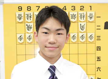 京都府大会で優勝し高校将棋全国大会に初出場　京都共栄将棋部　1年生の足立光佑さん