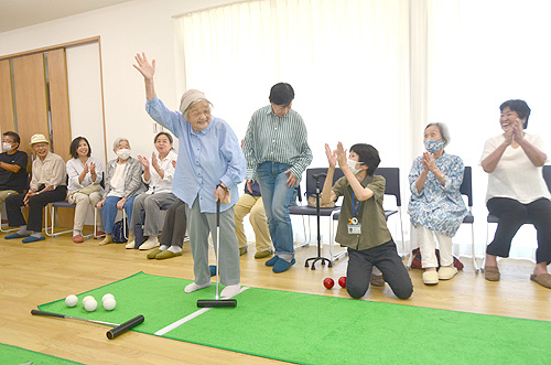 地域住民の途切れたつながり“つなぐ”　上荒河自治会のサロンで笑顔あふれる