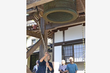 広島への原爆投下から80年　市内の寺院で恒久平和願い鐘鳴らす