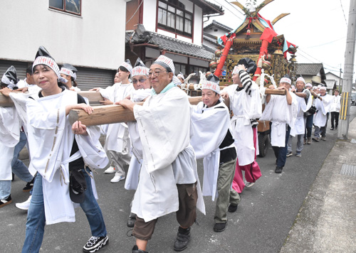 秋色のまちに祭りの活気　市内各地で家内安全など願う