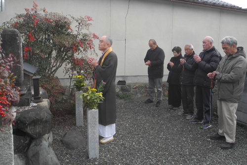 大内城主の供養、今も　中六人部の堀家6世帯