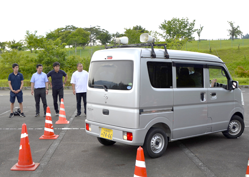 福島でのバス死傷事故受け、警察官招き安全運転講習　成美高