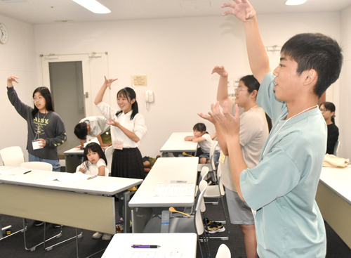 声を重ねて心通わせよう 中高生の合唱の場「シング・ベース」が発足