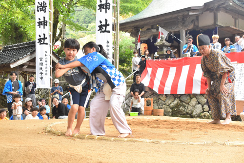 市内各地で秋祭り　まちに太鼓や笛の音響く　住民らでにぎわう