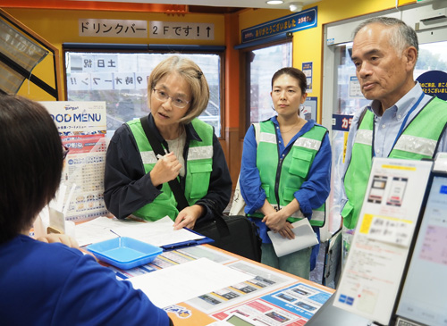青少年守る環境づくりへ、店舗を巡り実態調査　社会浄化推進員ら